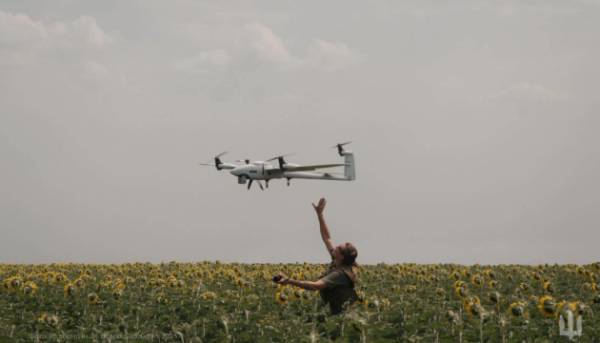 Безпілотники з України вразили два російські літаки, вісім радіолокаційних систем та дивізіон С-400 22