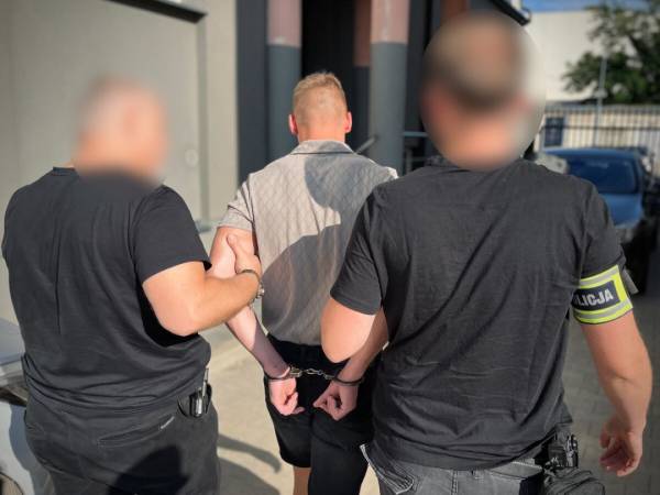 У Лодзі затримали двох громадян Польщі за напад на 15-річного українця. 9 У Лодзі затримали двох громадян Польщі за напад на 15-річного українця. 9