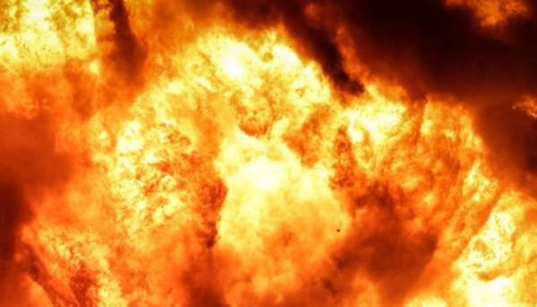Склади однієї з торговельних мереж постраждали внаслідок російського нападу. 12 Склади однієї з торговельних мереж постраждали внаслідок російського нападу. 12