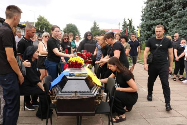 На згадку про бійця Сергія Поповича (позивний «Якут») 17 На згадку про бійця Сергія Поповича (позивний «Якут») 17