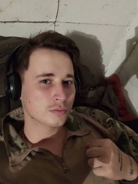На згадку про штурмовика з Австралії Брока Тенанта Грінвуда 15 На згадку про штурмовика з Австралії Брока Тенанта Грінвуда 15