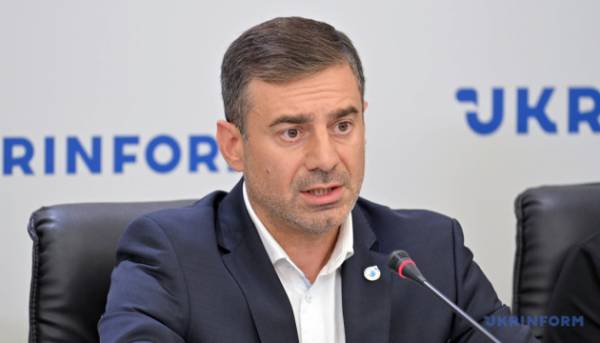 Український омбудсмен Дмитро Лубінець повідомив, що Міжнародний комітет Червоного Хреста (МКЧХ) допоміг ідентифікувати 878 цивільних осіб, які перебувають у полоні на території Російської Федерації.