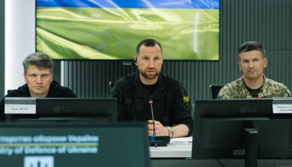 Системи ППО, авіація та виготовлення безпілотників: зустріч Хмари з очільником оборонного відомства Британії