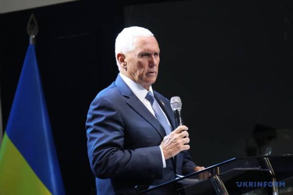 Міжнародний форум консервативних сил у Києві зібрав Майка Пенса та Кіта Келлога 9 Міжнародний форум консервативних сил у Києві зібрав Майка Пенса та Кіта Келлога 9