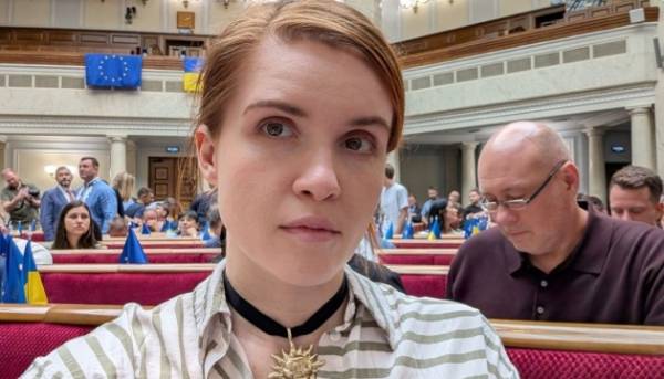 Депутат Безугла знову увійшла до складу фракції «Слуга народу»