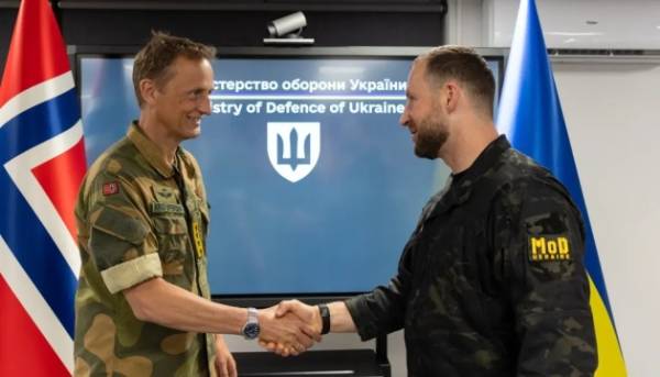 Хмара провів зустріч з головнокомандувачем Збройних сил Норвегії для обговорення підготовки до угоди щодо дронів. 11