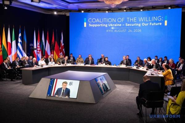 Україна повинна конкурувати з Росією за кількістю дипломатичних ударів - Зеленський 4 Україна повинна конкурувати з Росією за кількістю дипломатичних ударів - Зеленський 4
