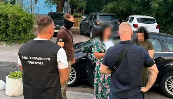 Посадовицю з Генерального штабу звинувачують у отриманні неправомірної вигоди за допомогу у створенні фальшивих документів про інвалідність