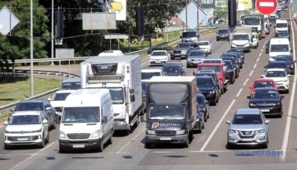 У липні на українському ринку нових легкових автомобілів спостерігалося зниження продажів. 10 У липні на українському ринку нових легкових автомобілів спостерігалося зниження продажів. 10