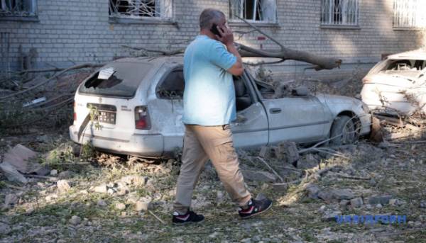 Прапори біля німецької дипломатичної місії в Києві були частково опущені в пам'ять про постраждалих від російського нападу. 29 Прапори біля німецької дипломатичної місії в Києві були частково опущені в пам'ять про постраждалих від російського нападу. 29