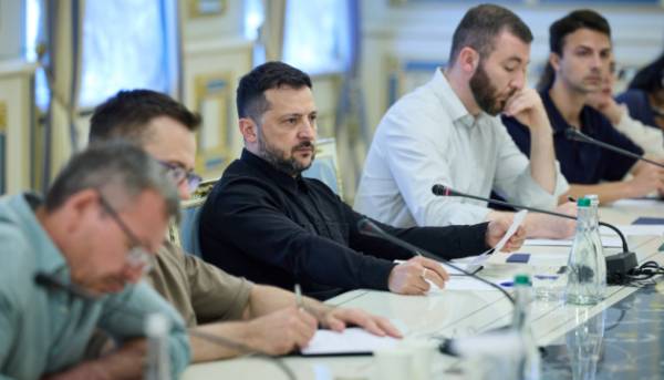 Зеленський: Віткофф та Кушнер прагнуть забезпечити перемогу Трампу 14