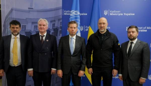 Шмигаль провів переговори з заступником Генерального секретаря ООН щодо допомоги українській енергетичній галузі та територіям, розташованим поблизу лінії фронту. 11 Шмигаль провів переговори з заступником Генерального секретаря ООН щодо допомоги українській енергетичній галузі та територіям, розташованим поблизу лінії фронту. 11
