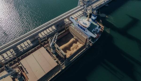 До українських портів на Дунаї прямують близько 60 кораблів. 13 До українських портів на Дунаї прямують близько 60 кораблів. 13