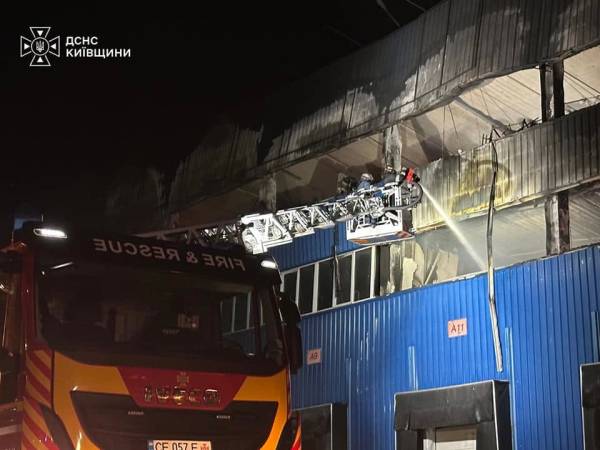 Найбільший дистрибуційний центр Rozetka під Києвом було зруйновано. 7 Найбільший дистрибуційний центр Rozetka під Києвом було зруйновано. 7