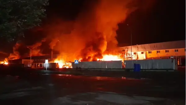 Удари по логістиці рітейлу, підпал заводу Skyeton та новий власник Vector. Підсумки 28 серпня 19 Удари по логістиці рітейлу, підпал заводу Skyeton та новий власник Vector. Підсумки 28 серпня 19