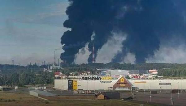 Генштаб ЗСУ повідомив про успішне ураження нафтопереробних заводів у Ярославлі та Уфі.