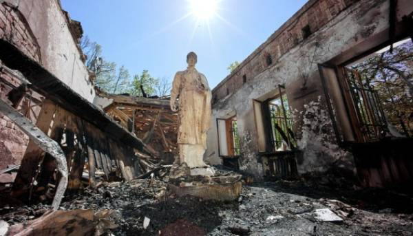 Російська Федерація з початку повномасштабного вторгнення завдала шкоди близько 2000 пам’яткам історії та культури в Україні.