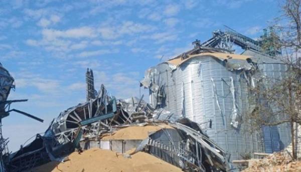 У зв'язку з наростанням російських нападів, Національний банк запровадив заходи для допомоги аграрному сектору. 19 У зв'язку з наростанням російських нападів, Національний банк запровадив заходи для допомоги аграрному сектору. 19