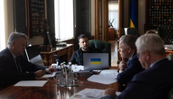 Зеленський та Стубб обговорили посилення протиповітряної оборони та кроки для досягнення миру з Росією.