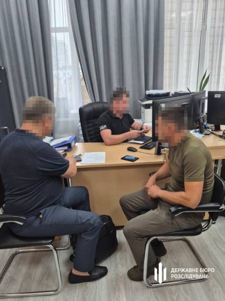 Майже 21 мільйон гривень необґрунтованих статків: колишньому керівнику логістики Повітряних сил оголосили про підозру 6 Майже 21 мільйон гривень необґрунтованих статків: колишньому керівнику логістики Повітряних сил оголосили про підозру 6