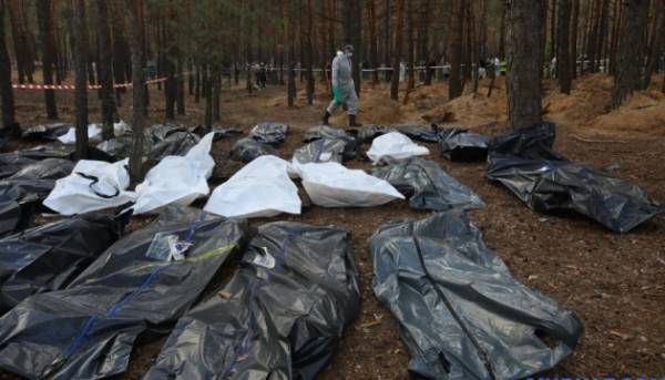 Правоохоронці України повідомляють, що близько 17 тисяч тіл досі не вдалося встановити.
