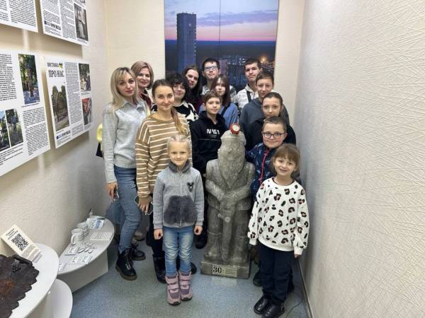 Соляну скульптуру Шубіна з музею Покровська вивезли до Дніпра 4 Соляну скульптуру Шубіна з музею Покровська вивезли до Дніпра 4