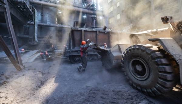 Головна 23 Щойно розчистили уламки – Росія завдала нового удару: на “Запоріжсталі” підраховують збитки