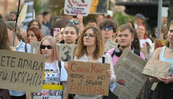 У столиці відбувається акція протесту на захист Федорова 11