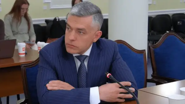 Кабінет Міністрів України висловив відставку Гладишенку та готується до приватизації Sense Bank. 4
