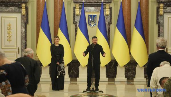 Шон Пенн, «Брати Гадюкіни» та Алла Мазур удостоєні звання «Національна легенда України» 23 Шон Пенн, «Брати Гадюкіни» та Алла Мазур удостоєні звання «Національна легенда України» 23