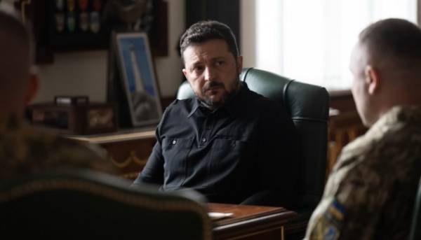Зеленський провів зустріч з Драпатим для обговорення укріплення оборони Костянтинівки та Слов’янська, а також кадрових призначень у Збройних Силах України.