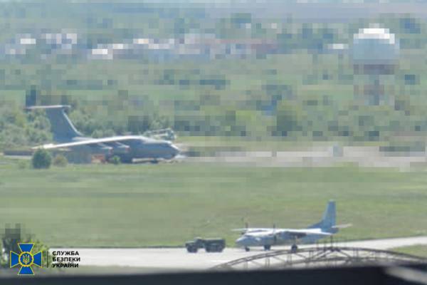 Служба безпеки України виявила мережу російських агентів, які займалися збором інформації про винищувачі F-16 та Mirage на українських летовищах. 8 Служба безпеки України виявила мережу російських агентів, які займалися збором інформації про винищувачі F-16 та Mirage на українських летовищах. 8