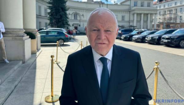 Польщі та Україні слід “переглянути” історію та йти вперед – колишній прем’єр-міністр Польщі