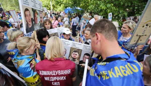Члени сімей тих, хто зник безвісти, закликаються завантажувати їхні знімки через «Персональний простір».