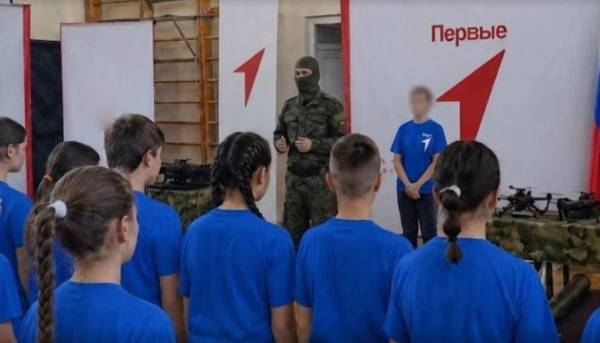 Мілітаризація українських дітей під окупацією: ГУР повідомило про ще 10 осіб, причетних до насильницької «перепрошивки».