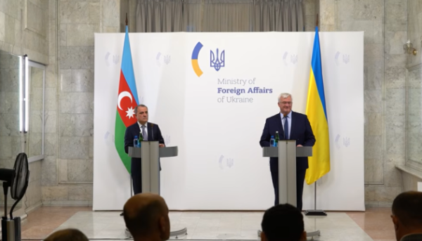Азербайджан висловлює готовність постачати газ Україні та поглиблювати співпрацю в енергетичній сфері, заявив міністр закордонних справ.