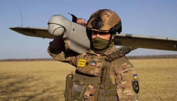 Українські військові знищили зенітний ракетний комплекс “Стріла-10”, запаси та два штаби російських військ.
