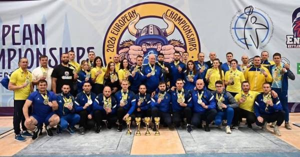 120 медалей чемпіона зі стронгмену Андрія Грицака 18