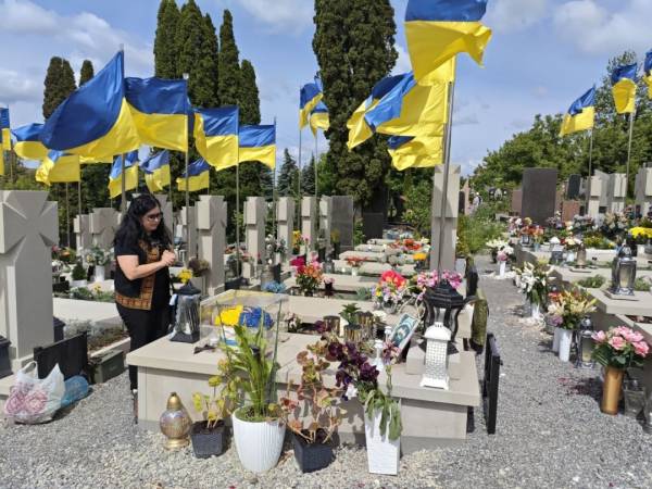 На згадку про старшого сержанта, навідника Романа Довгалюка (позивний «Бурий») 29 На згадку про старшого сержанта, навідника Романа Довгалюка (позивний «Бурий») 29