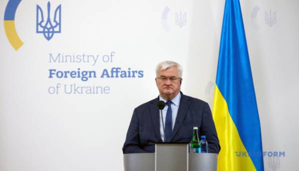 Сибіга закликав негайно евакуювати людей з Олешок через голод