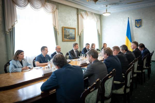 Корецький з'ясував у радників євролідерів, скільки грошей потрібно Україні 8 Корецький з'ясував у радників євролідерів, скільки грошей потрібно Україні 8