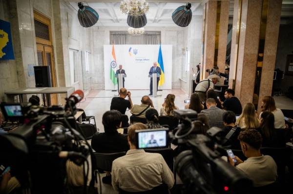 Глава МЗС Індії прибув в Україну з історичним візитом 6 Глава МЗС Індії прибув в Україну з історичним візитом 6