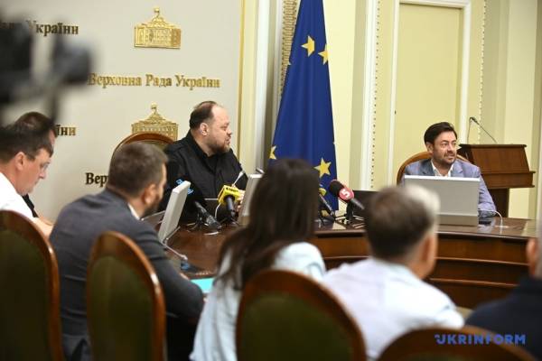 Укриття для депутатів: журналістам показали безпечний простір ВР 10 Укриття для депутатів: журналістам показали безпечний простір ВР 10