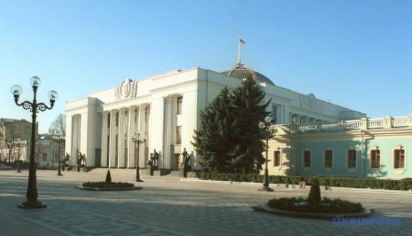 Депутати не підуть на «канікули»: Рада спростовує чутки
