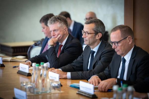 Корецький з'ясував у радників євролідерів, скільки грошей потрібно Україні 6 Корецький з'ясував у радників євролідерів, скільки грошей потрібно Україні 6