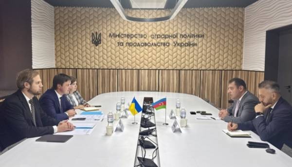 Азербайджан пропонує свої логістичні шляхи для експорту українського зерна