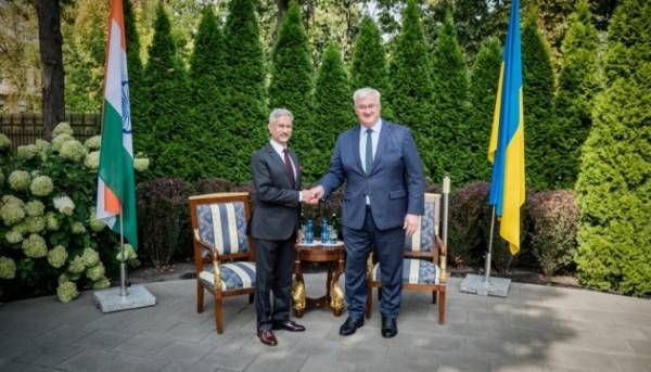 Головна 22 Глава МЗС Індії прибув в Україну з історичним візитом