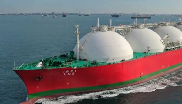 Росія примножила тіньовий флот для газу: Bloomberg