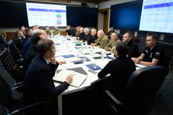 Зеленський на Ставці обговорив захист критичної інфраструктури та логістики 6 Зеленський на Ставці обговорив захист критичної інфраструктури та логістики 6