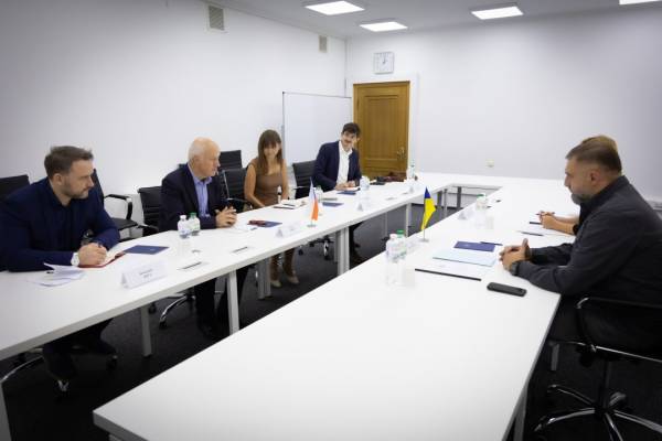 Україна та Чехія розширюють співпрацю у сфері кібербезпеки та оборони 9 Україна та Чехія розширюють співпрацю у сфері кібербезпеки та оборони 9